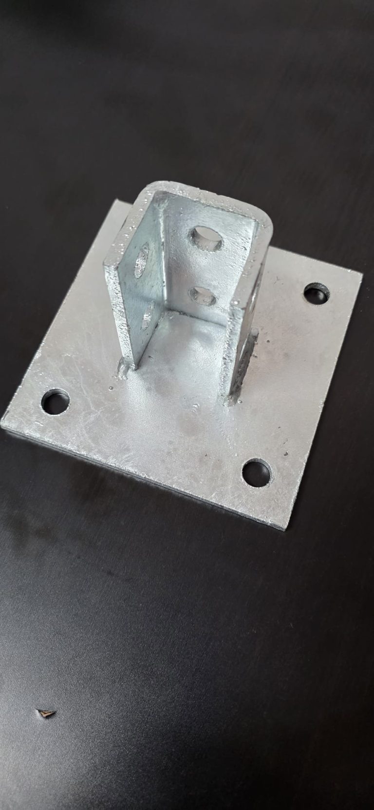 Placă de cap șină 41x41 C L89 T4 cu bază 152x152x6.0